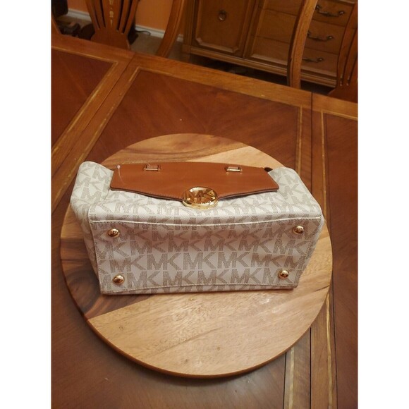 Michael Kors Hudson Signature Vanilla Acorn Leather Satchel Handbag Crossbody - Picture 13 of 14